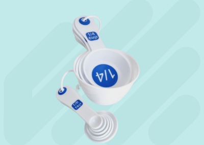 White/Blue High Contrast Measuring Cups & Spoons